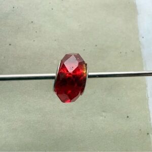 ❤️ Faceted Red European Glass Charm Bead – Classic Sparkle